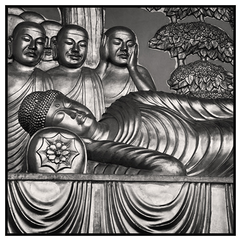 sleeping buddha battersea park